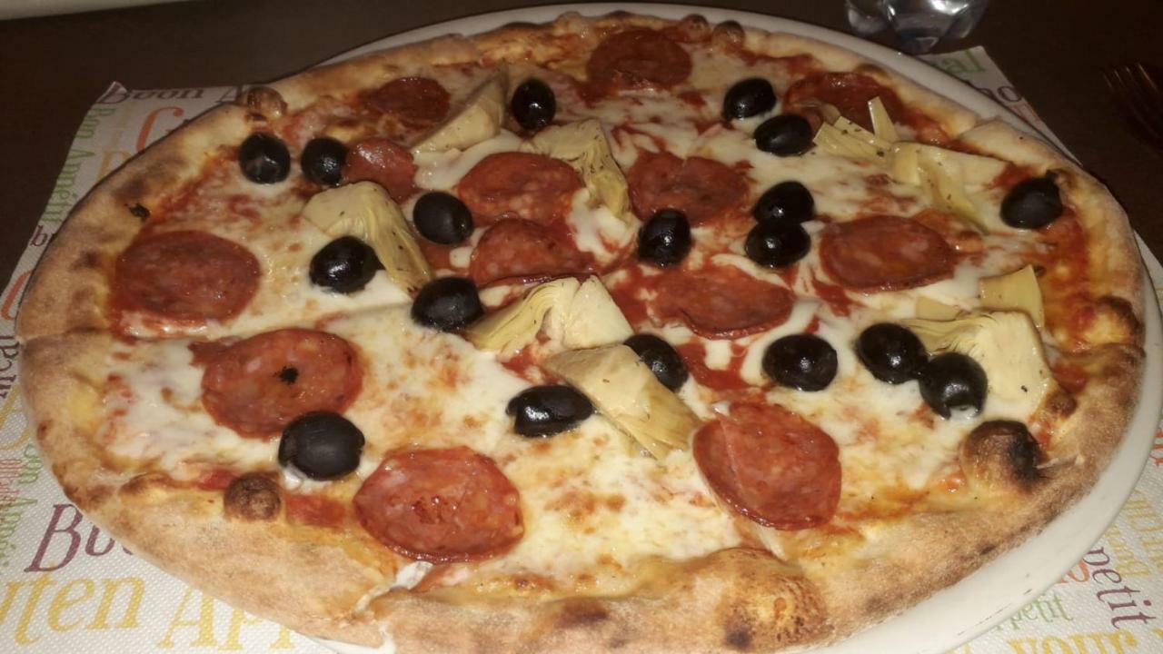 Locanda Della Luna Rossa Calosso المظهر الخارجي الصورة